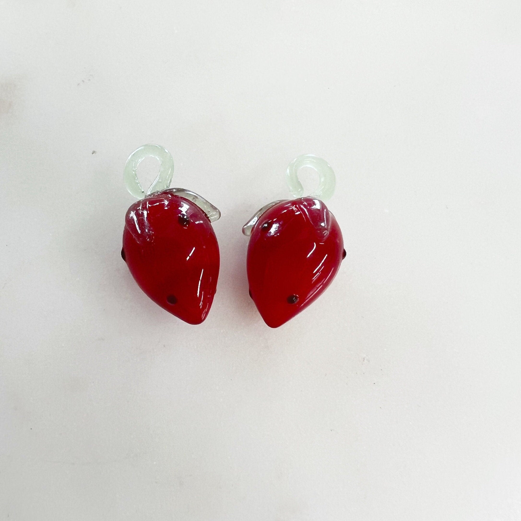 Red Glass Strawberries Strawberry Charm Juicy Fruit (2pc)