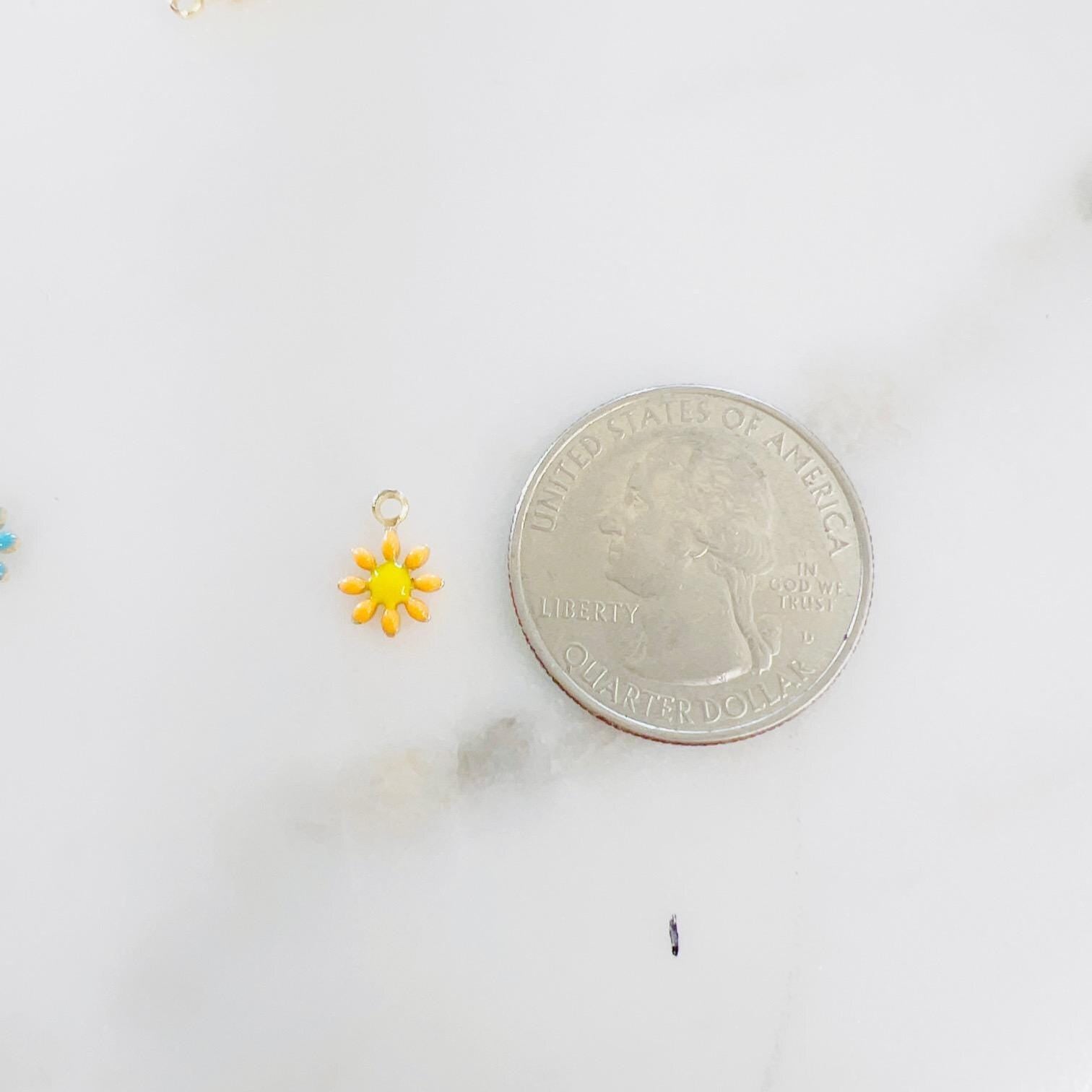 Gold Plated Dainty Daisy Flower Pendant Double Sided Nature Flower (5pc)