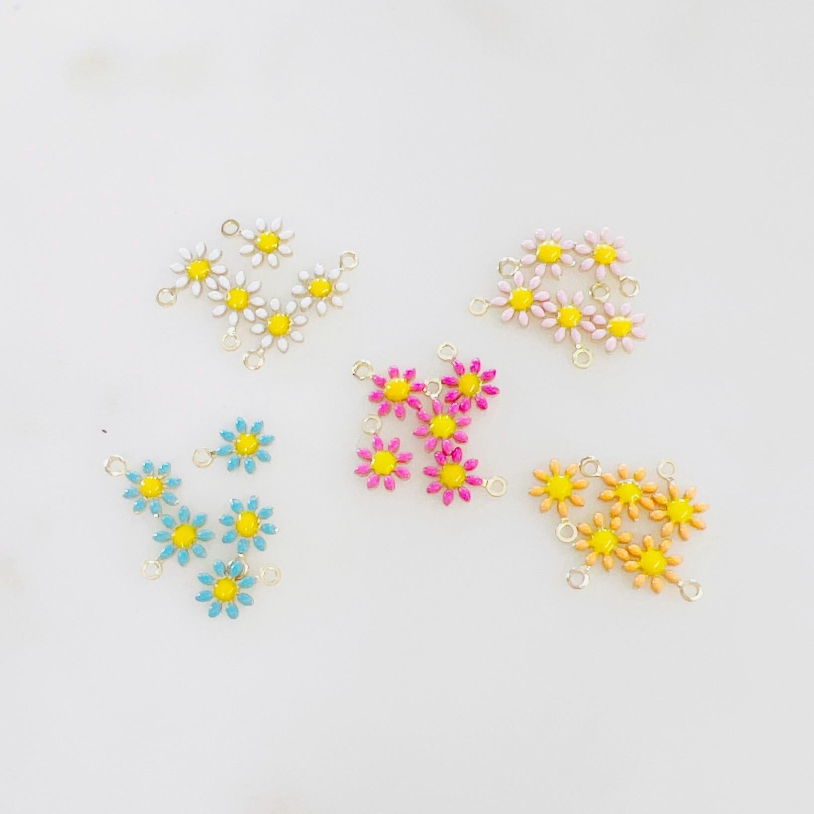 Gold Plated Dainty Daisy Flower Pendant Double Sided Nature Flower (5pc)